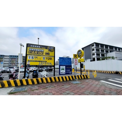 台中文修平面停車場