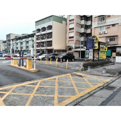 高雄后安平面停車場