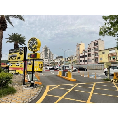 高雄旗津老街平面停車場
